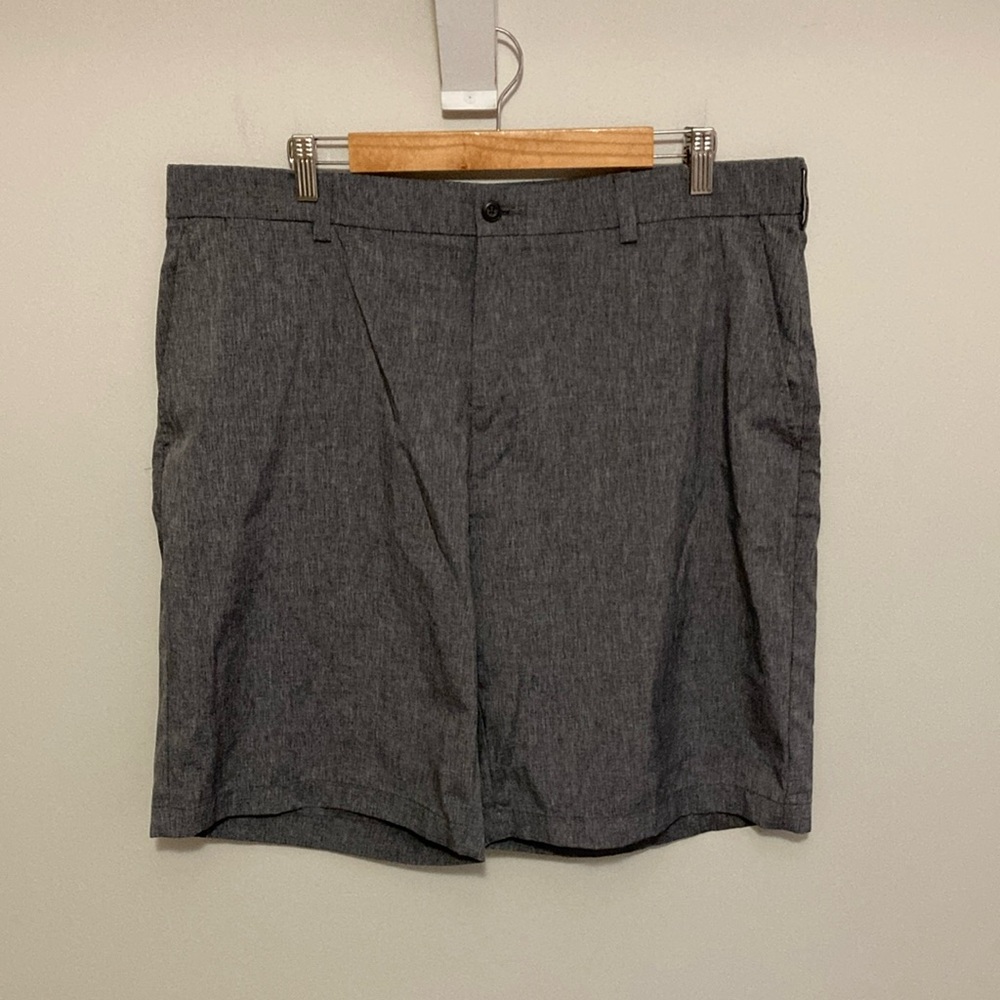 Men’s Gray Grand Slam Gray Flat Front Shorts Tailored Design, Waist 38